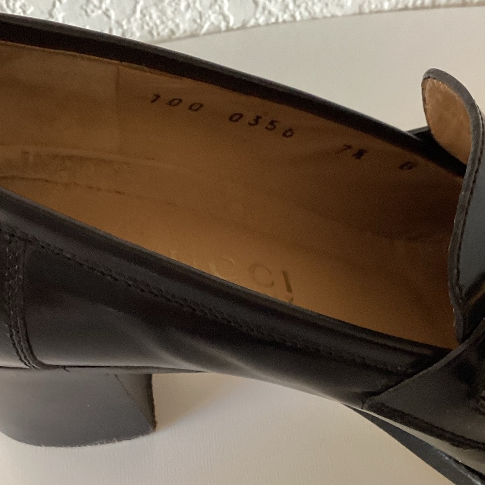 Vintage Gucci Heel Loafers Gold Horsebit Detail - Picture 9 of 9